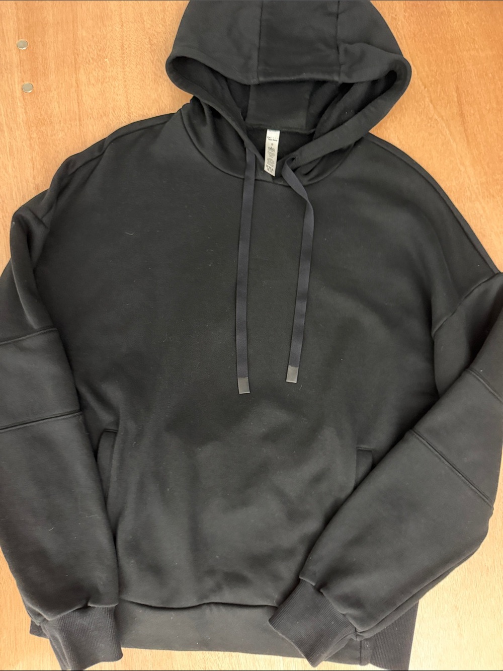 ALO Yoga Black Relaxed Pullover Hoodie - Picture 12 of 12